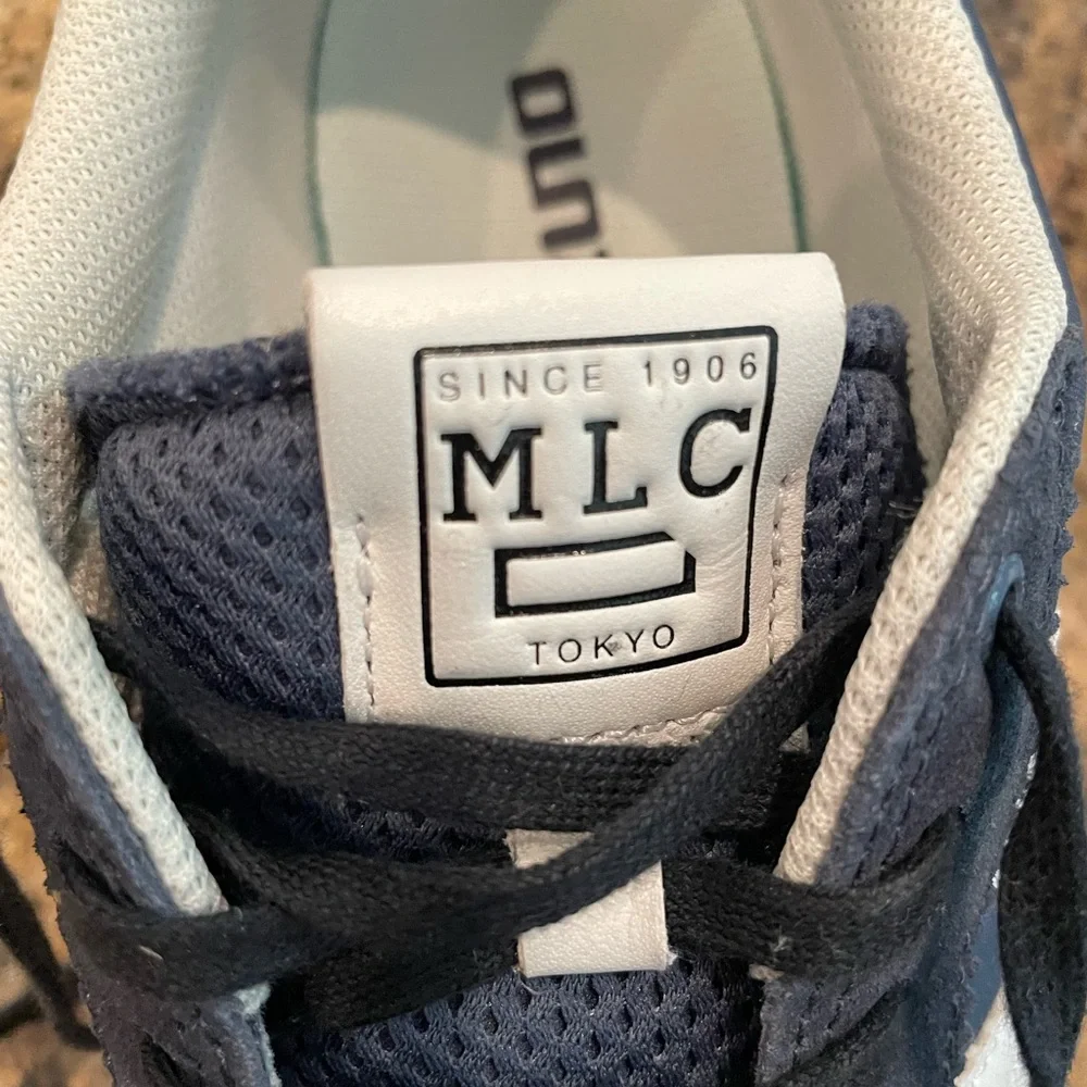 Men's Navy and White Sneakers. Hard to find Mizuno! - Picture 9 of 11